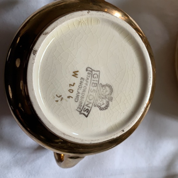 Lustreware Gibsons teapots golden and blue wedge wood looking set. - Picture 5 of 7